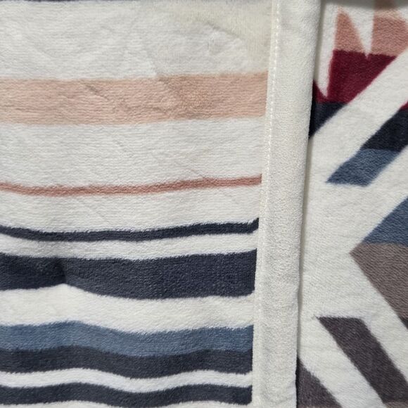 Pendleton Throw Blanket For Two Reversible Oversized Cream Tribal Pattern 60x80 - Picture 11 of 16